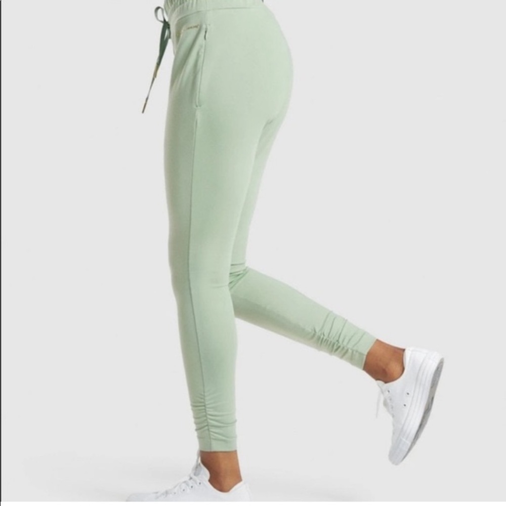 Whitney Simmons Gymshark joggers